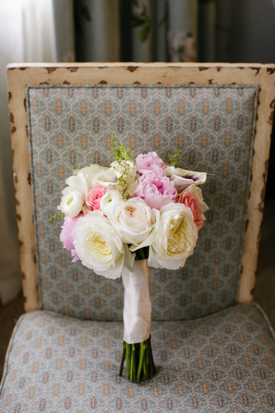 Dunn & Sonnier Flowers & Antiques