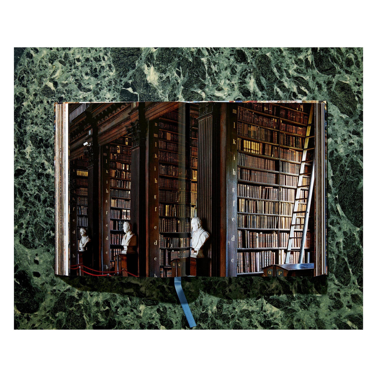 Massimo Listri. The World’s Most Beautiful Libraries (German, French, English)