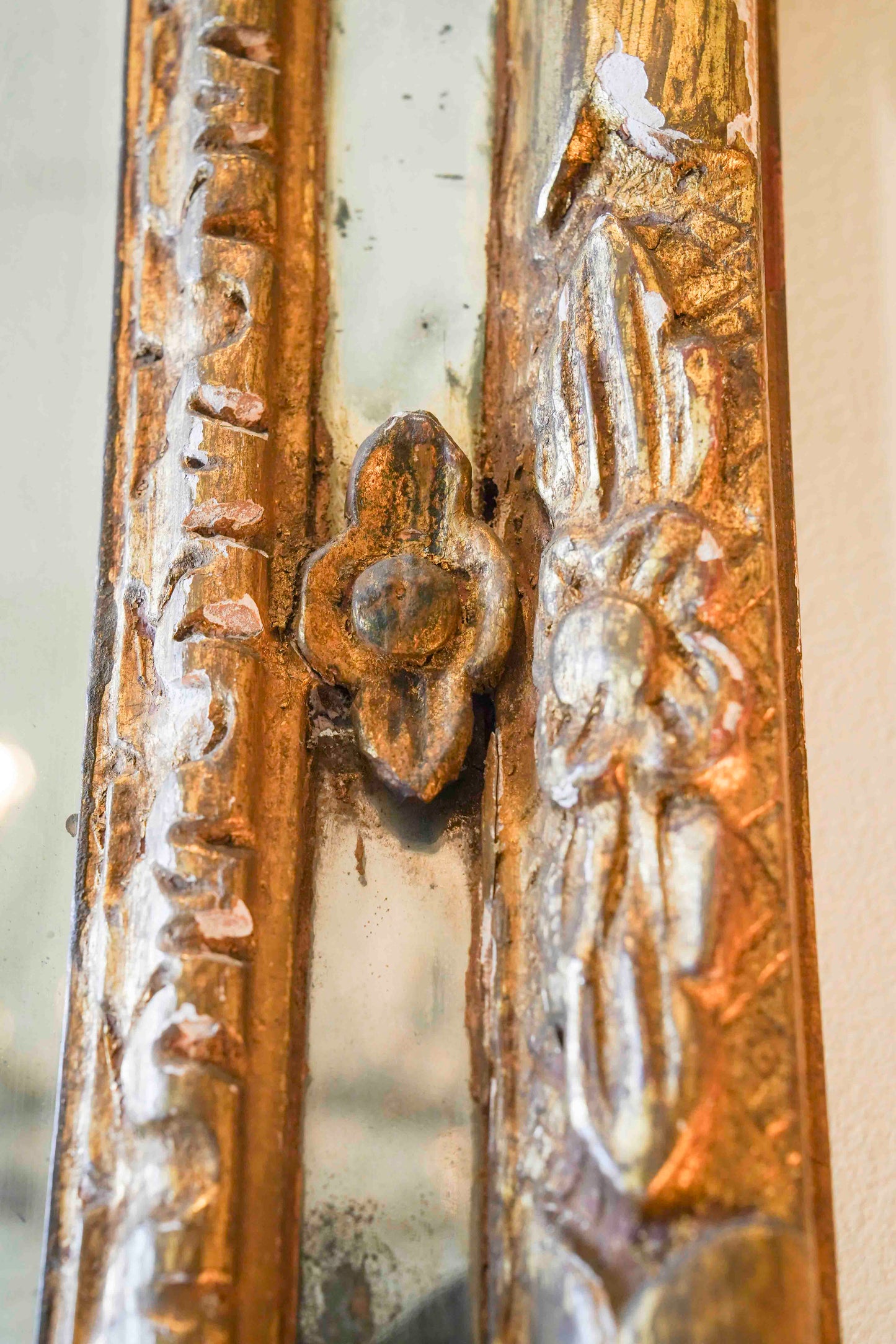 18th Century Italian Giltwood Mirror