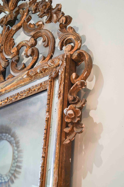 18th Century Italian Giltwood Mirror