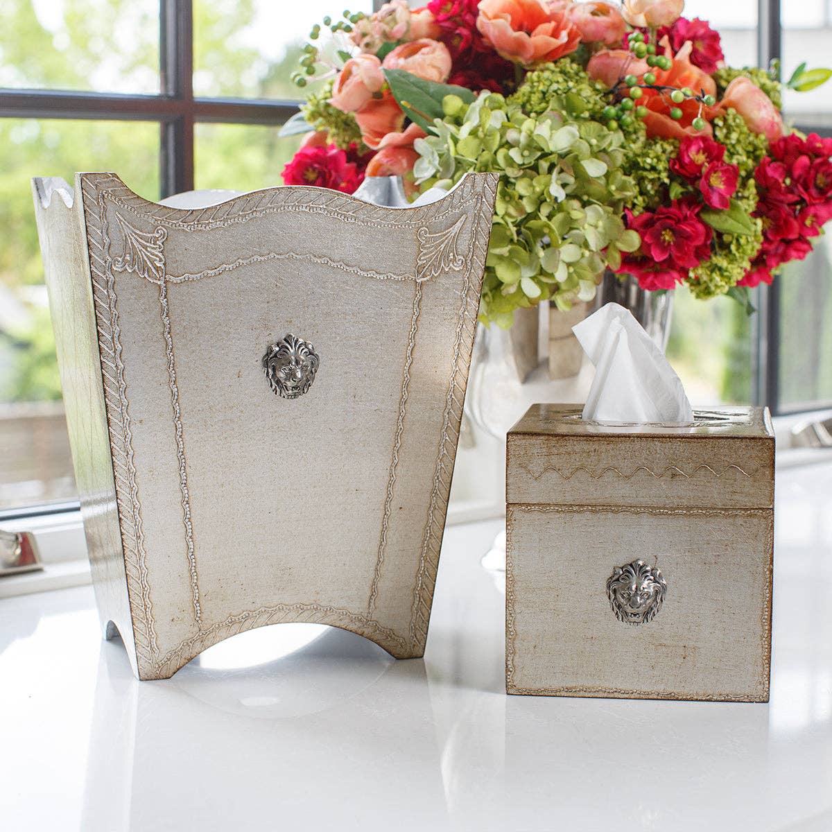 Florentino Leone Wooden Tissue Box Cover: Antique Silver